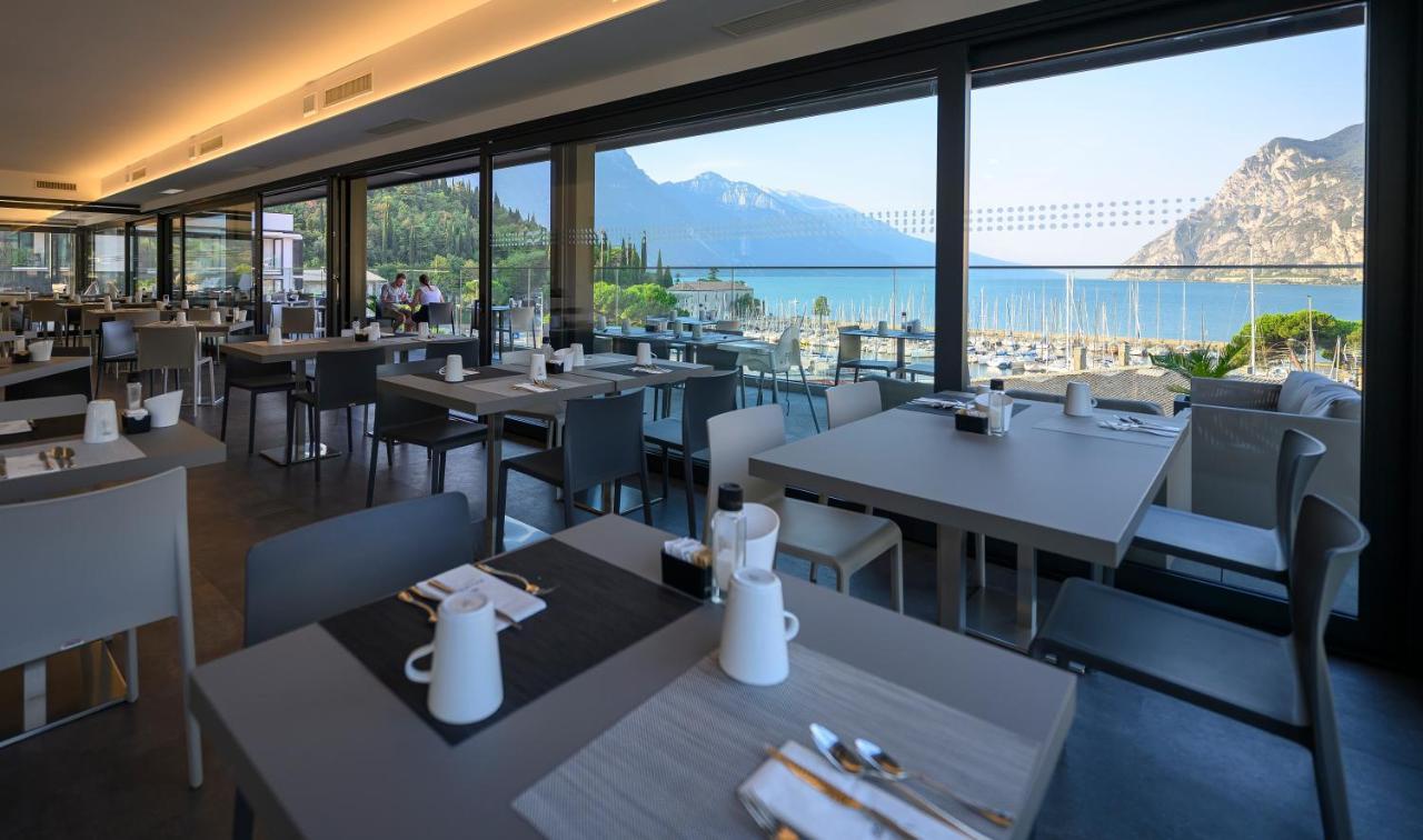 Hotel Riviera Riva del Garda Exterior foto