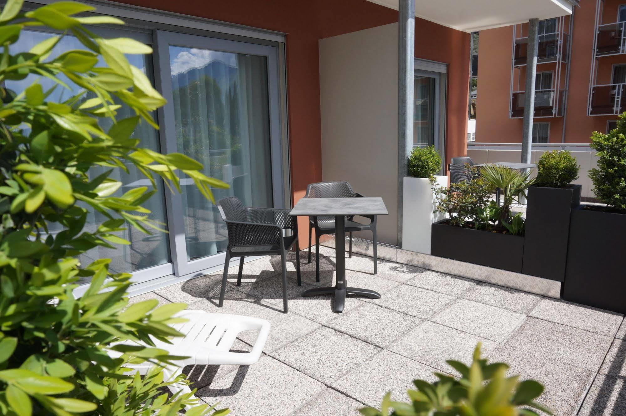 Hotel Riviera Riva del Garda Exterior foto